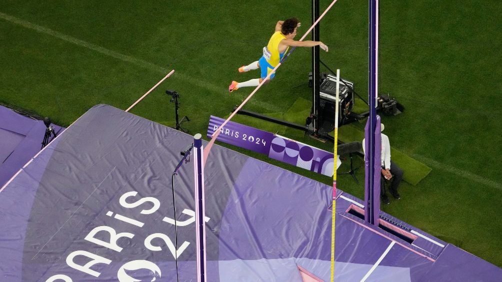 Duplantis con el salto del récord