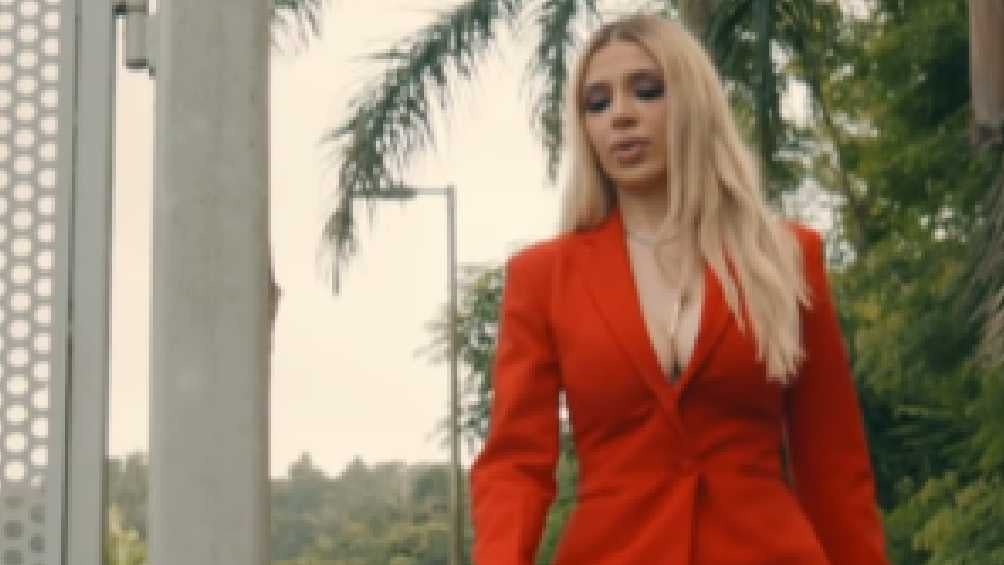 Ahora Emma Coronel debutó como modelo en un videoclip. 