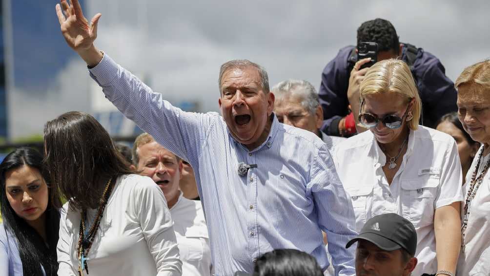 Edmundo González, candidato opositor, también dice que ganó las elecciones. 