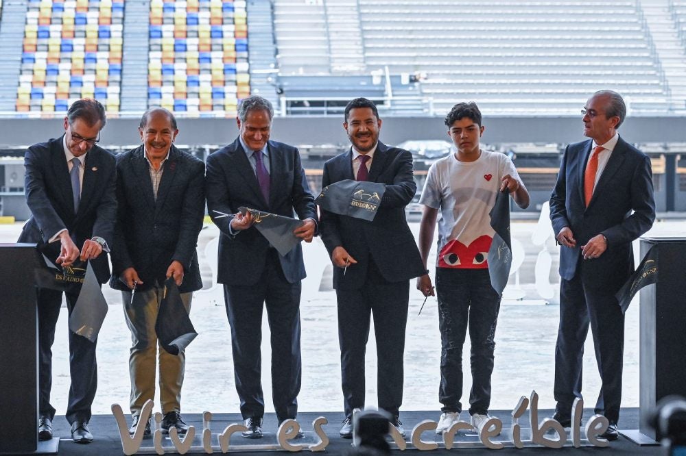 Gente del Gobierno, OCESA y GNP reinaguraron el espacio de espectáculos y deportes.