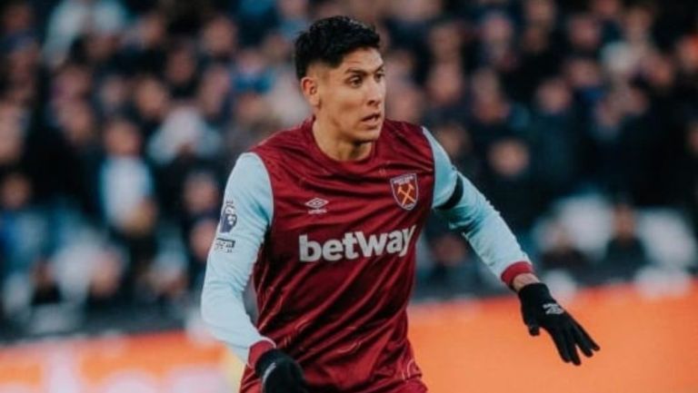 Edson Álvarez en partido con el West Ham