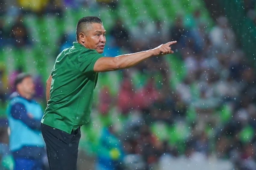 Nacho Ambriz en un partido de Santos Laguna