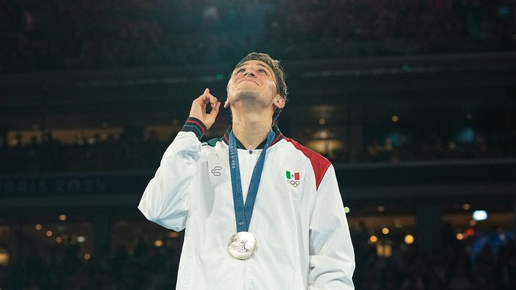 Marco Verde festeja medalla de plata