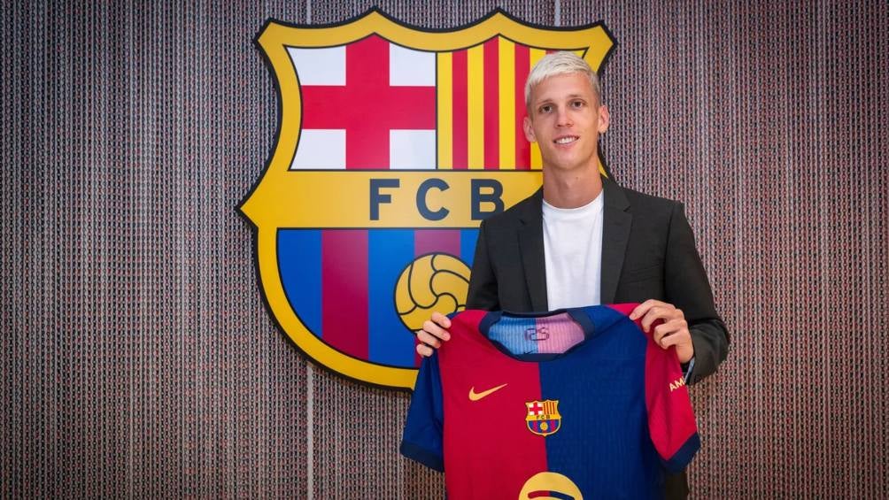 Dani Olmo tras firmar su contrato con el Barcelona