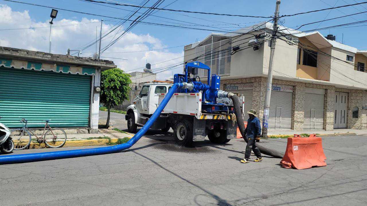 Trabajos de limpieza de drenaje y retiro de lodo y basura esta siendo retirado