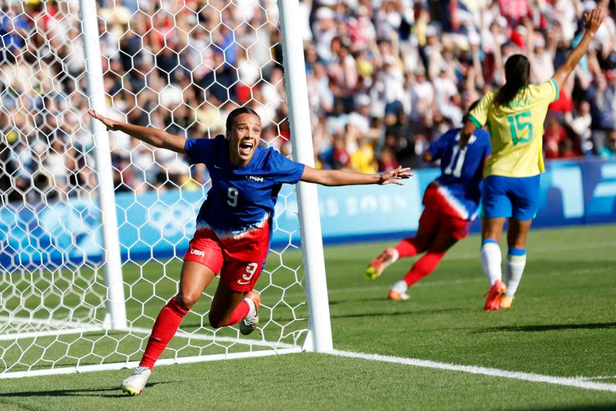 Un solitario gol de Swanson le bastó a Estados Unidos