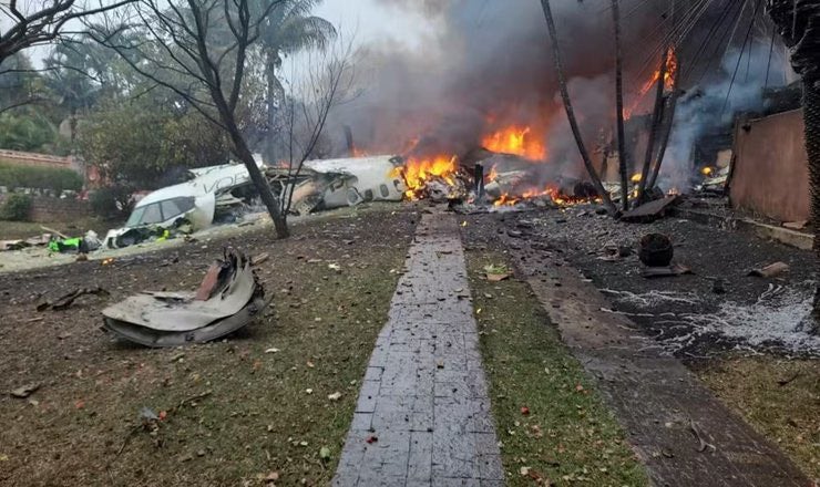 En el avión perdieron la vida 62 personas. 