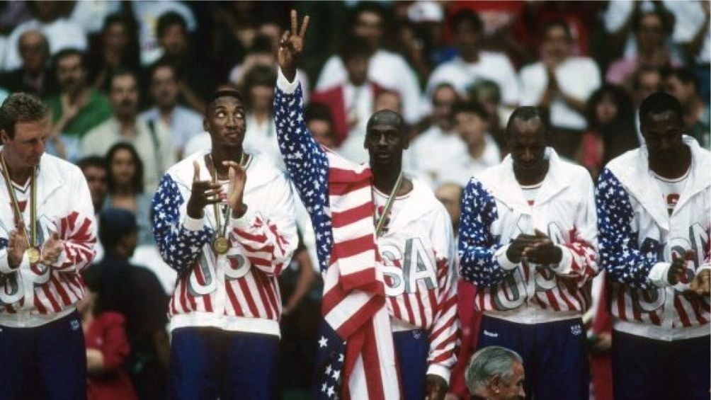 Jordan celebrando un Oro Olímpico