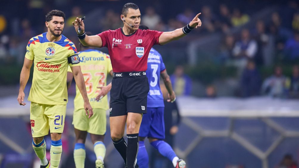 Ortiz en la final América vs Cruz Azul