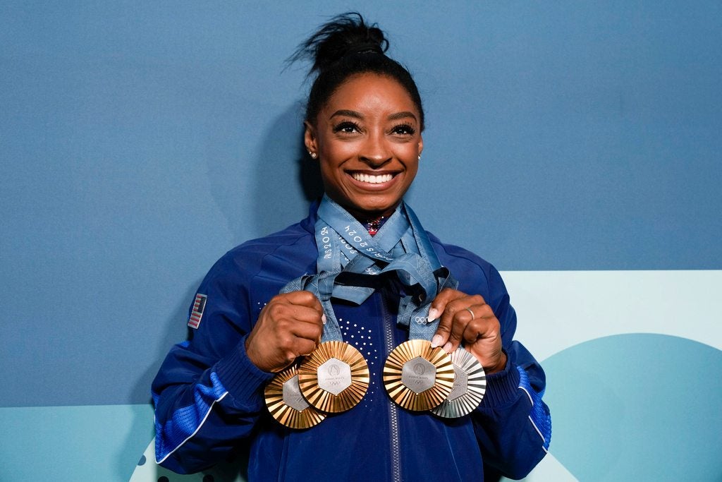 Biles con sus cuatro medallas en París 2024