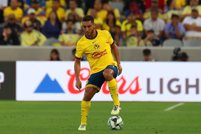 Sebastián Cáceres en un partido de América