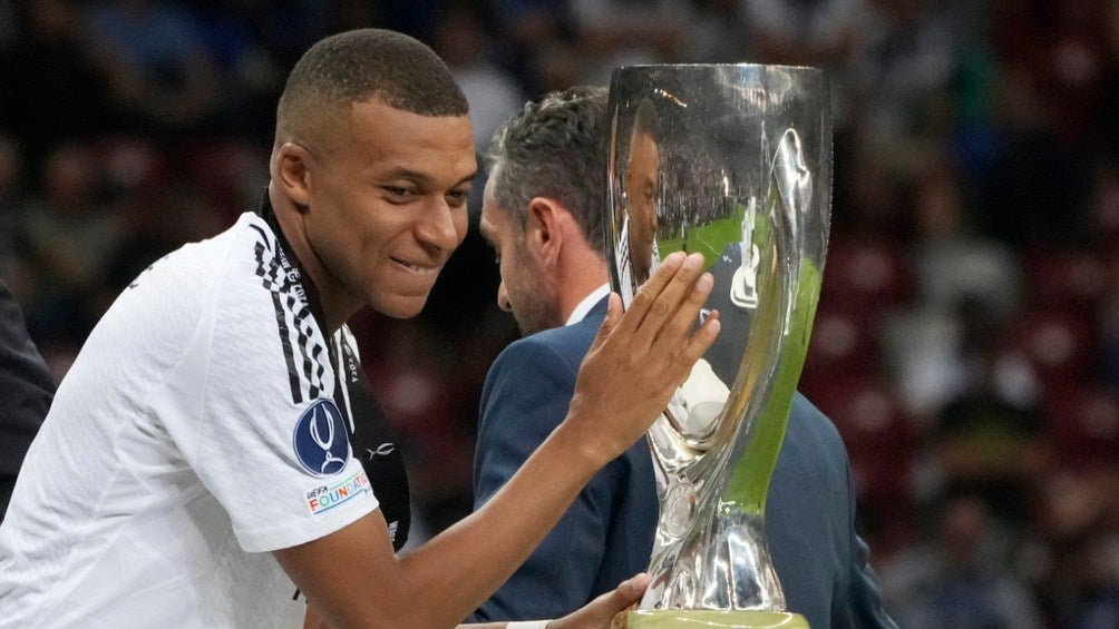 Mbappé gana su primer título con el Real Madrid