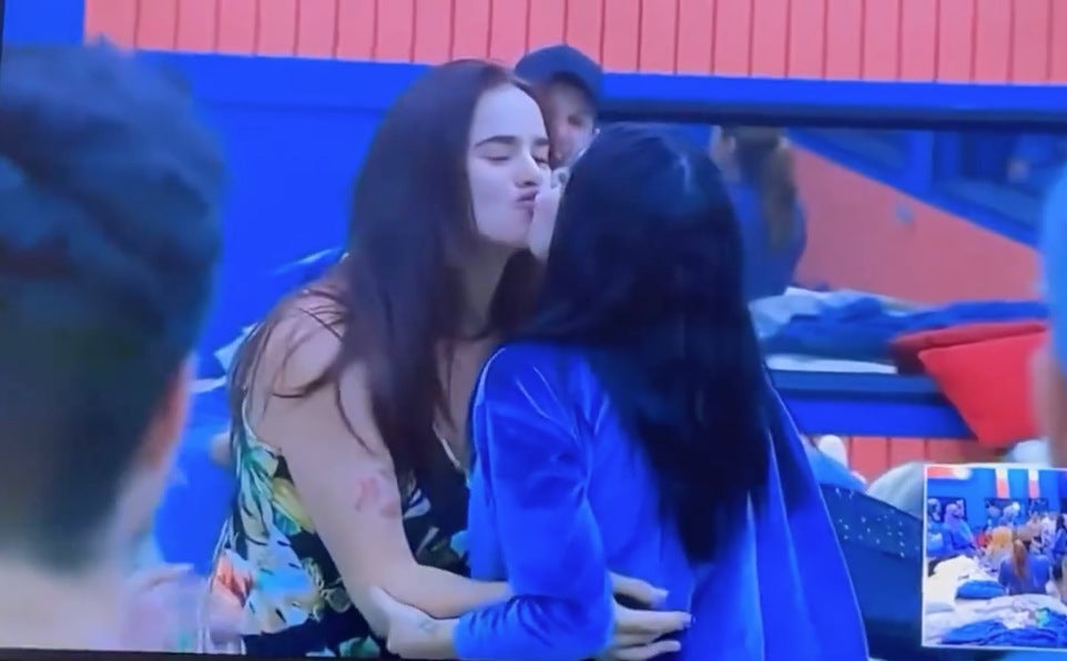 Gala y Karime ya llevan barios besos dentro del reality.