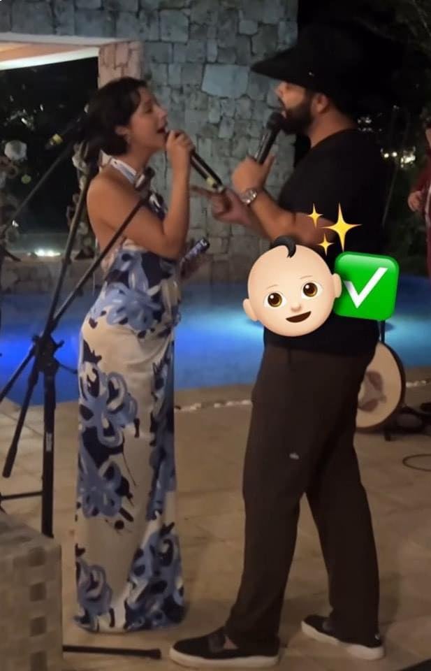 La sospecha del bebé salió cuando la cantante portó este vestido.