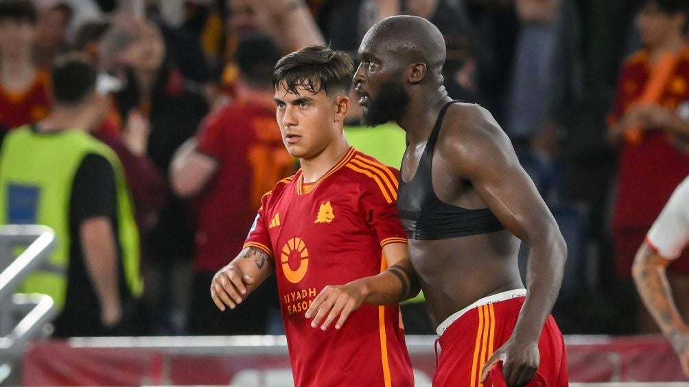 Dybala y Lukaku en acción con la Roma