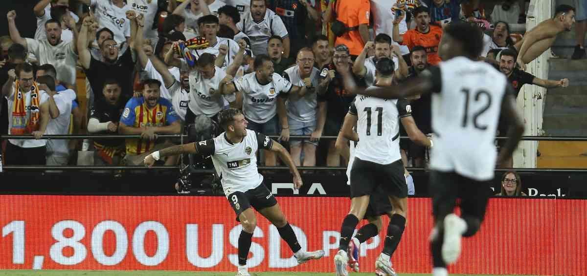 Valencia cae en Mestalla 