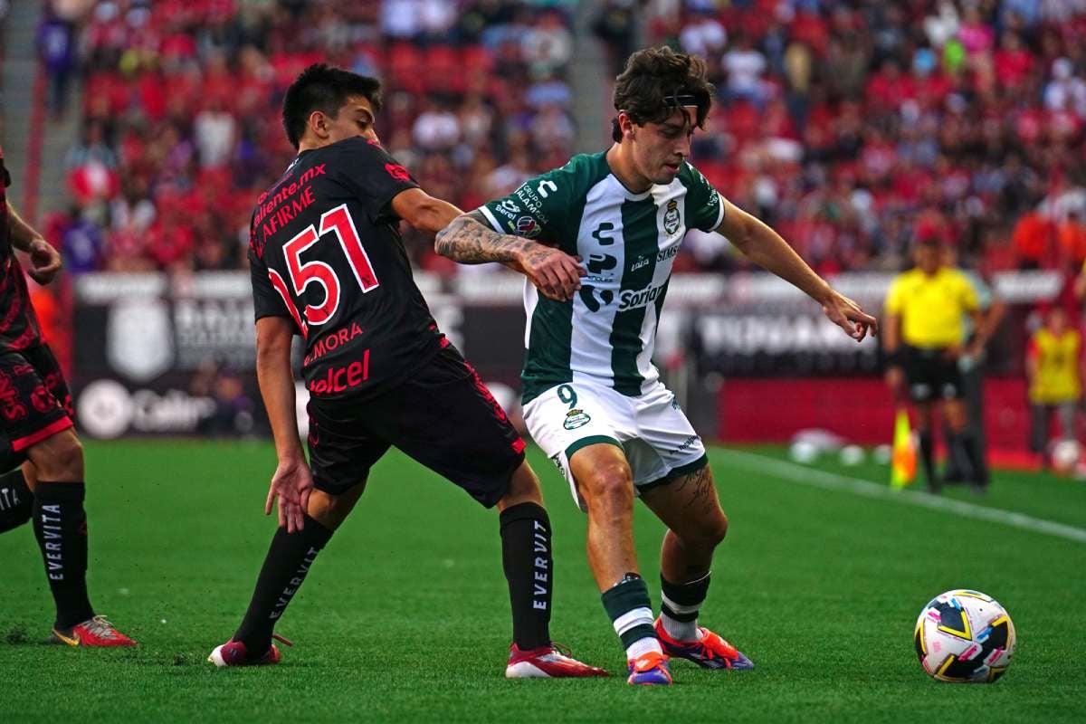 Gilberto se sumó a la lista de jugadores más jóvenes en debutar