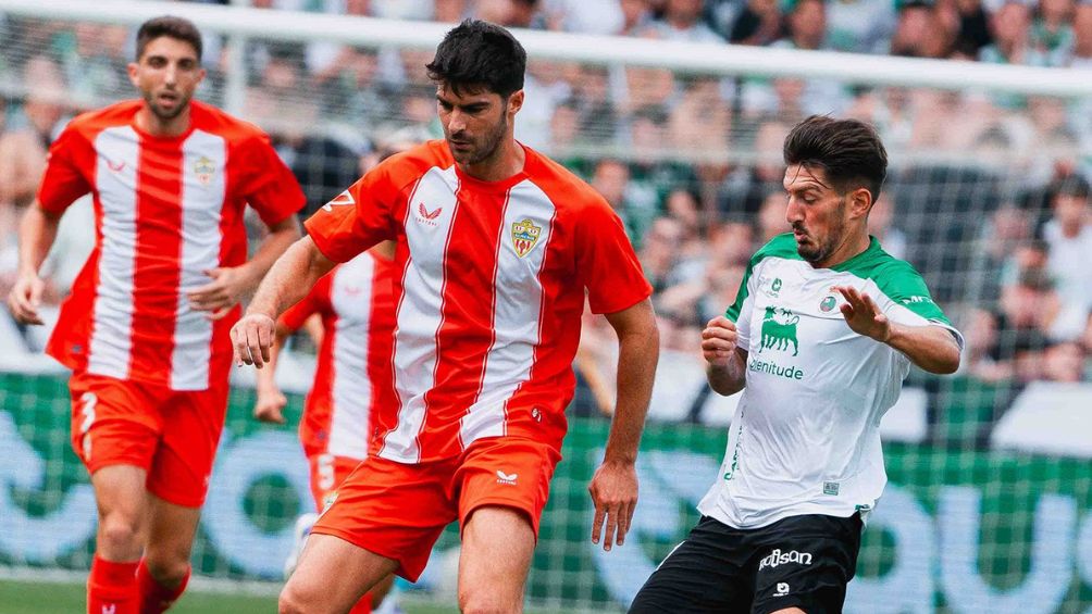 El Almería remontó una desventaja de dos goles