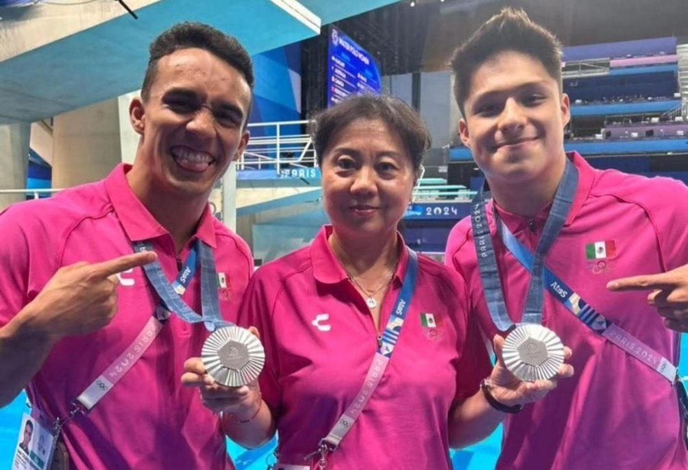 Osmar Olvera y Juan Celeya con Ma Jin en París 2024