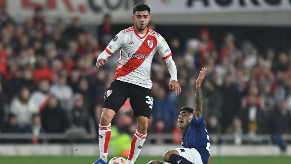 Santiago Simón marcó el segundo del partido