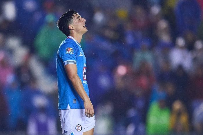 Faravelli se lamenta en un partido