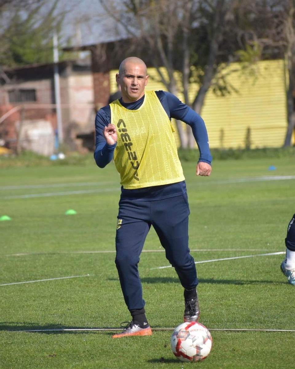 Suazo sufrió una lesión en los ligamentos de rodilla 