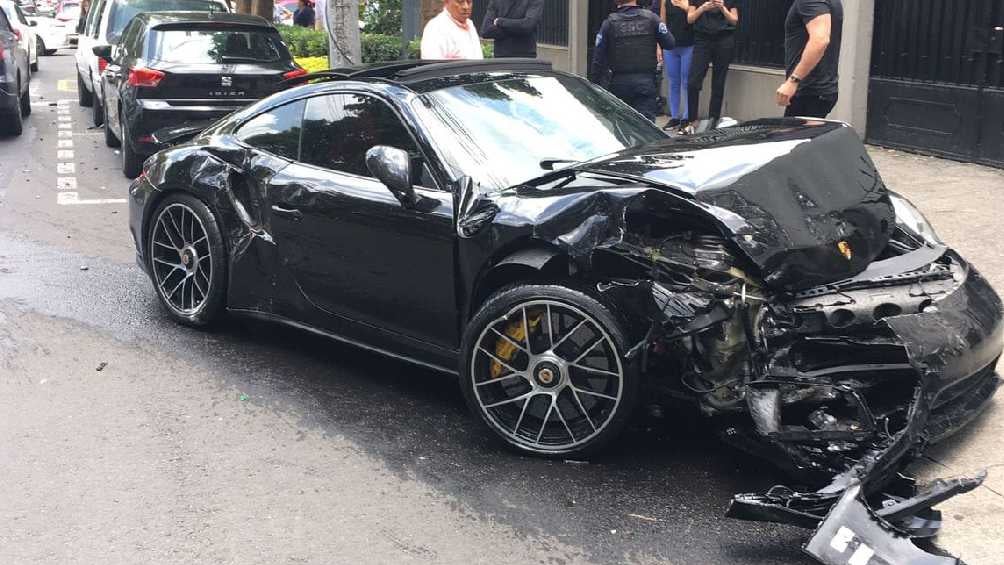 Porsche provoca aparatoso accidente vehicular en Polanco 