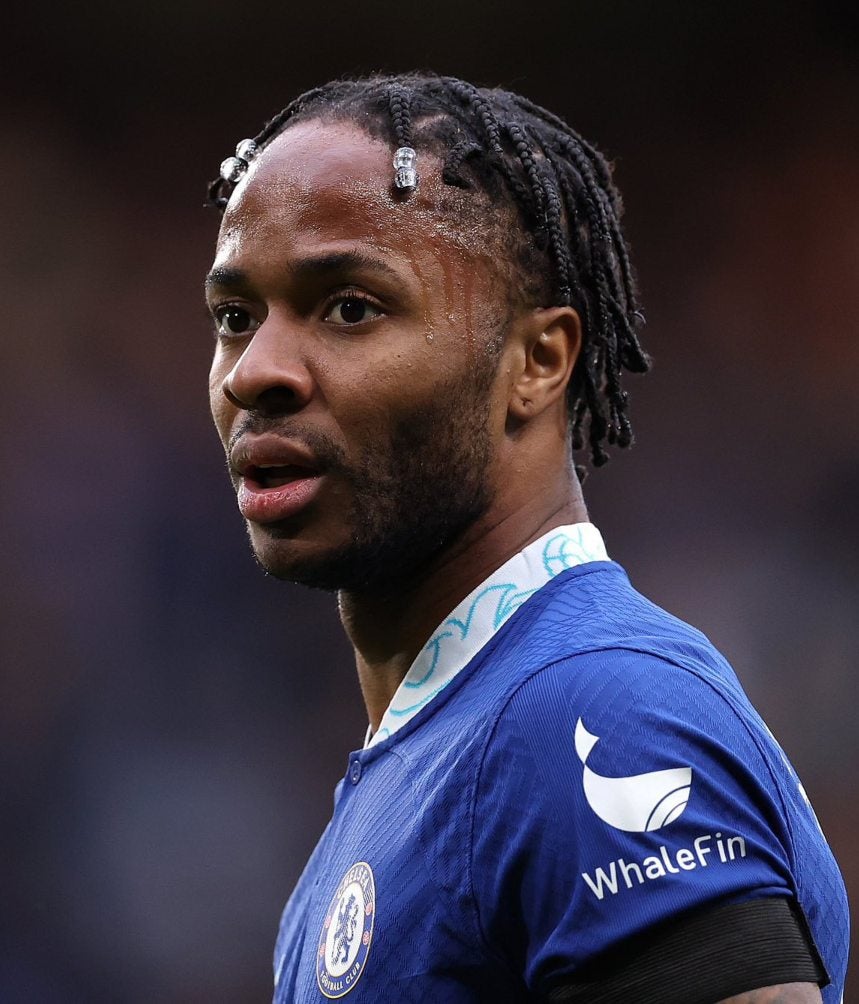 Sterling tiene tres años más de contrato con Chelsea 