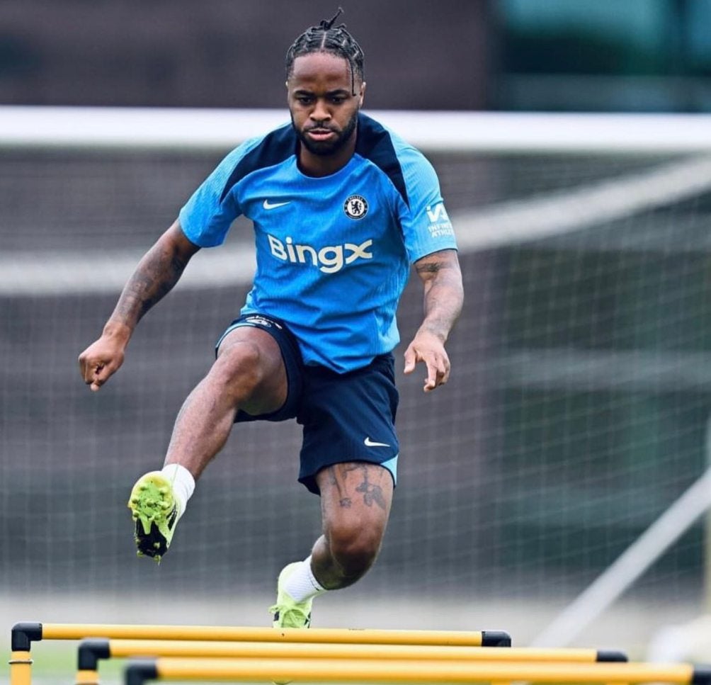 Sterling entrena por separado del primer equipo