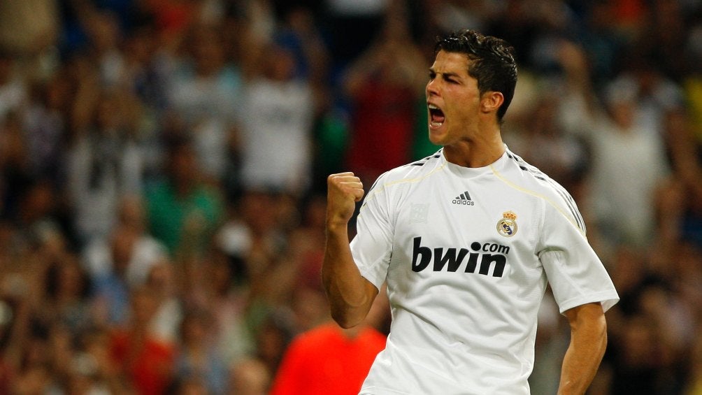 Ronaldo usando el '9' con el Madrid