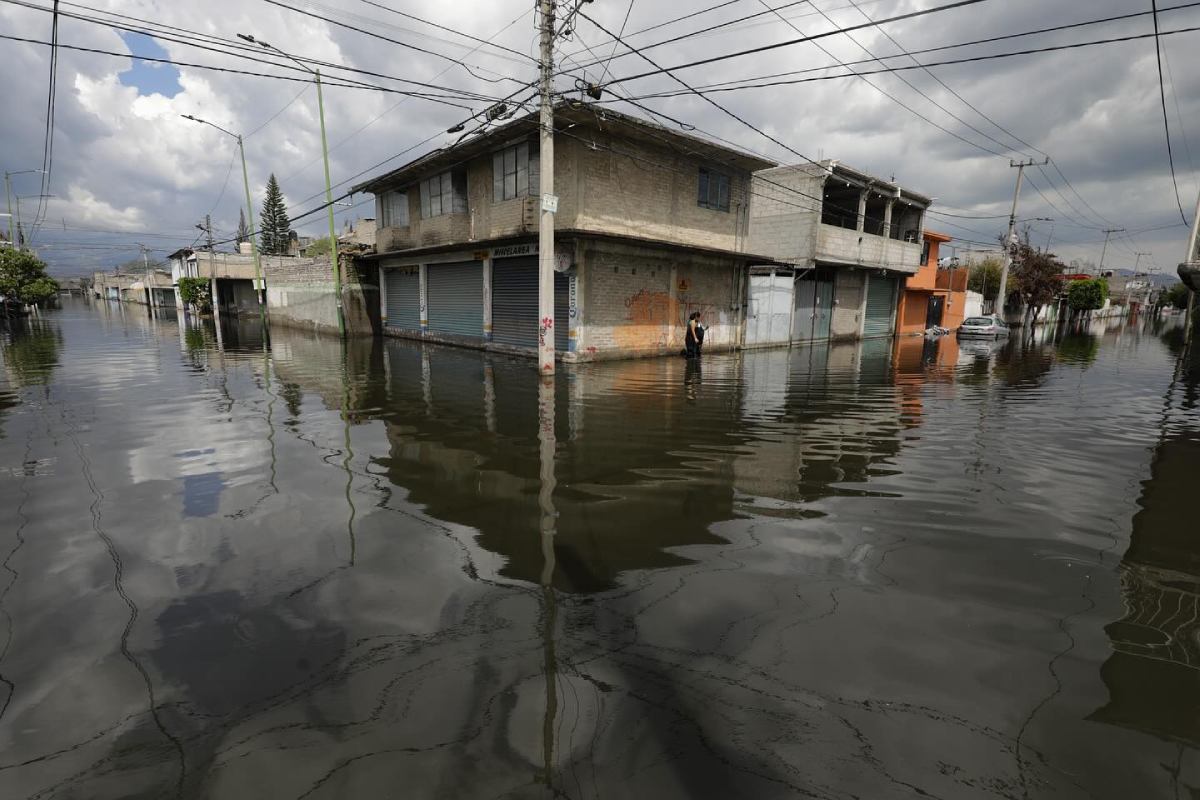 Ya va para tres semanas que los habitantes de Chalco no pueden con el agua.