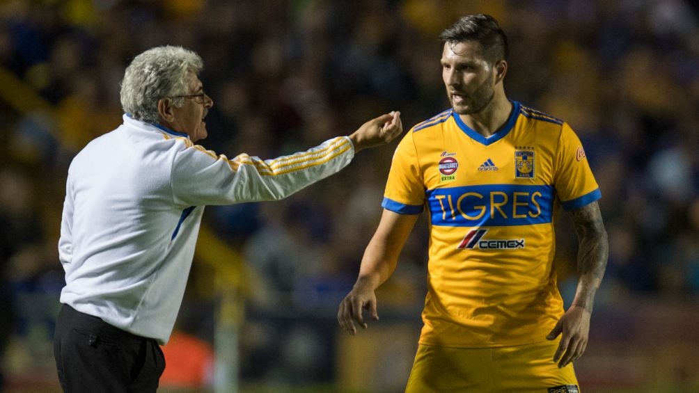 Ricardo Ferretti y Gignac en partido