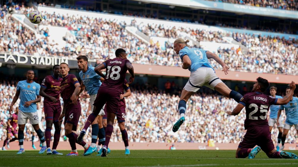 Halaand marcó tres goles en el encuentro