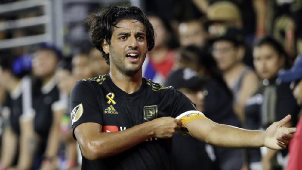 Carlos Vela celebra un gol con el LAFC