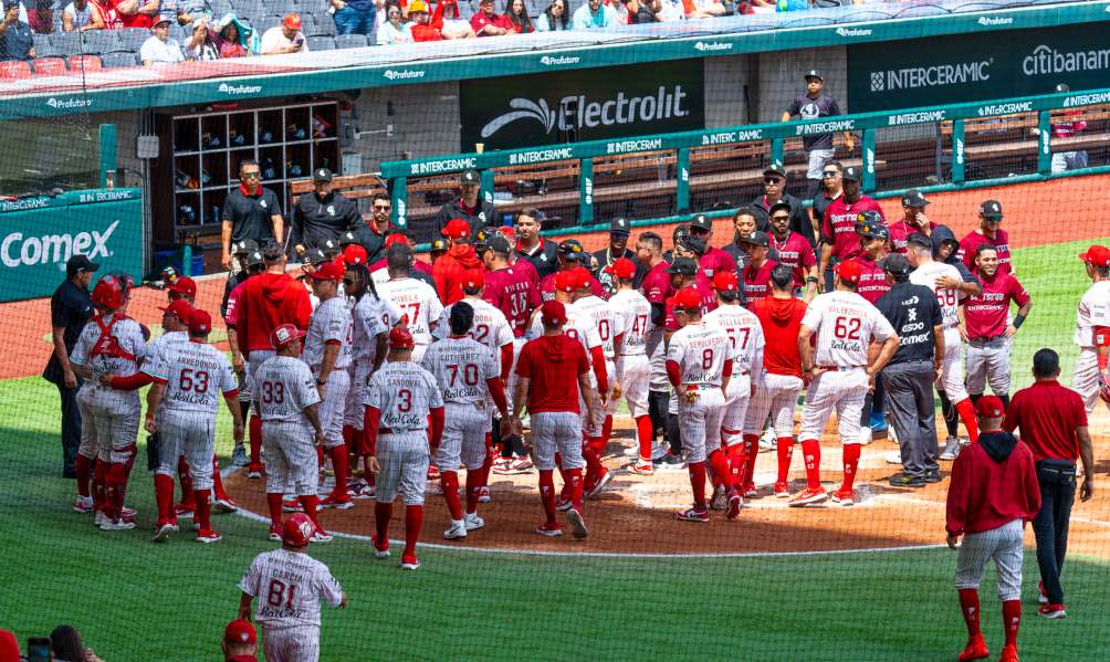 Bronca entre Diablos y Guerreros