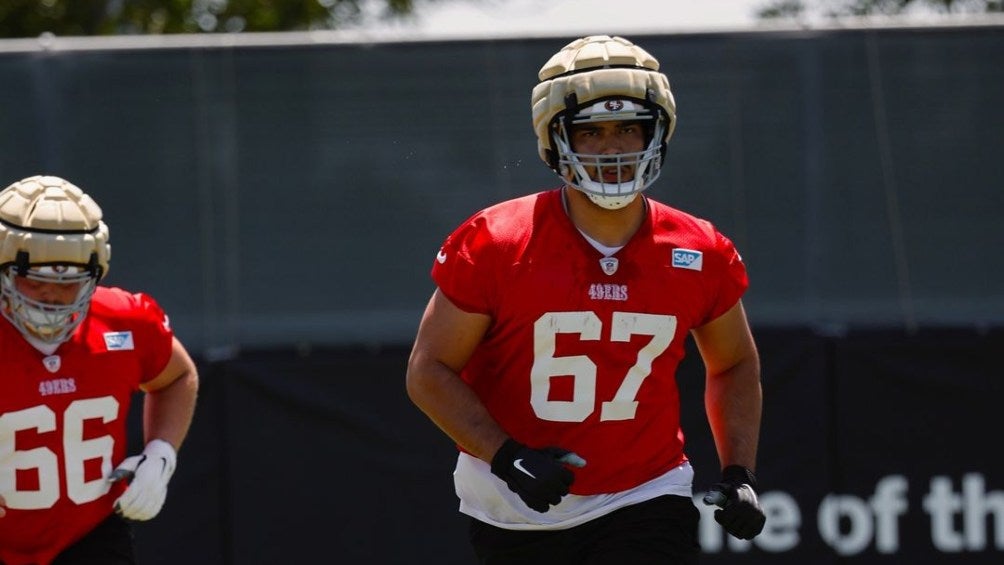 Isaac Alarcón en el training camp de 49ers