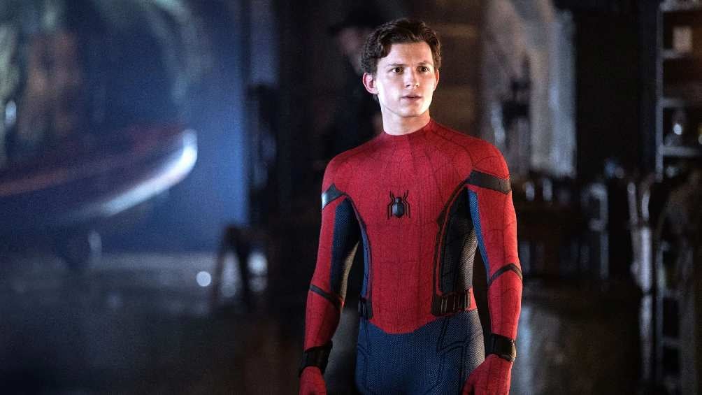 Tom Holland está confirmado como Peter Parker para Spider-Man 4. 