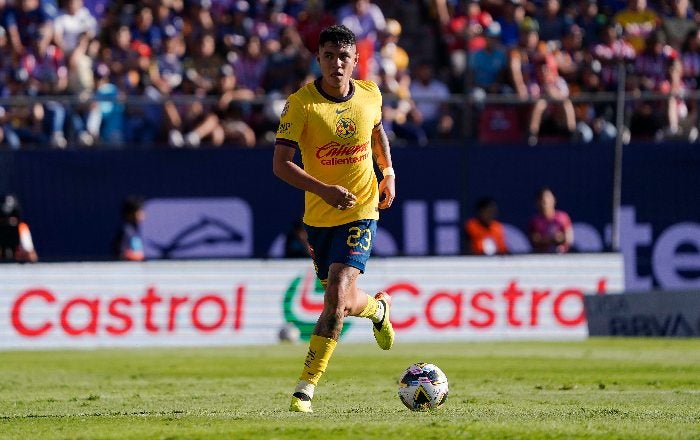 Lara en el juego contra San Luis de la Jornada 1