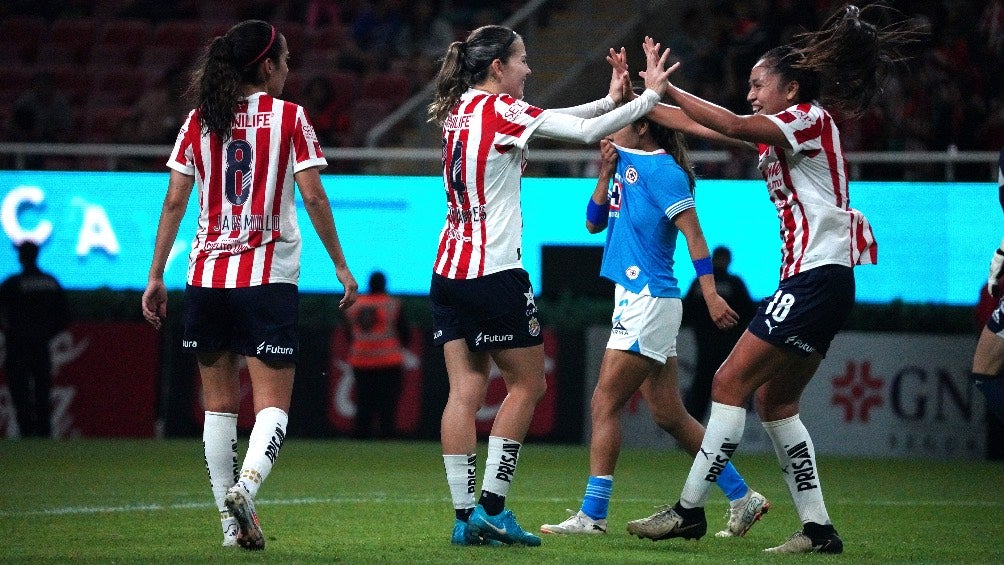 Chivas Femenil vence a Cruz Azul en casa y se mantiene arriba en la tabla del Apertura 2024