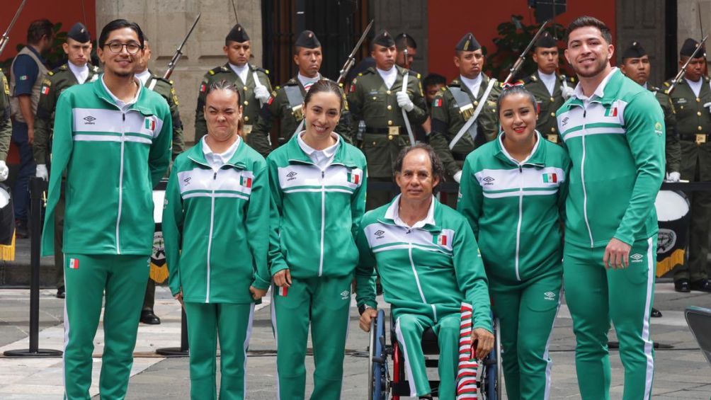 Juan Diego García en el abanderamiento