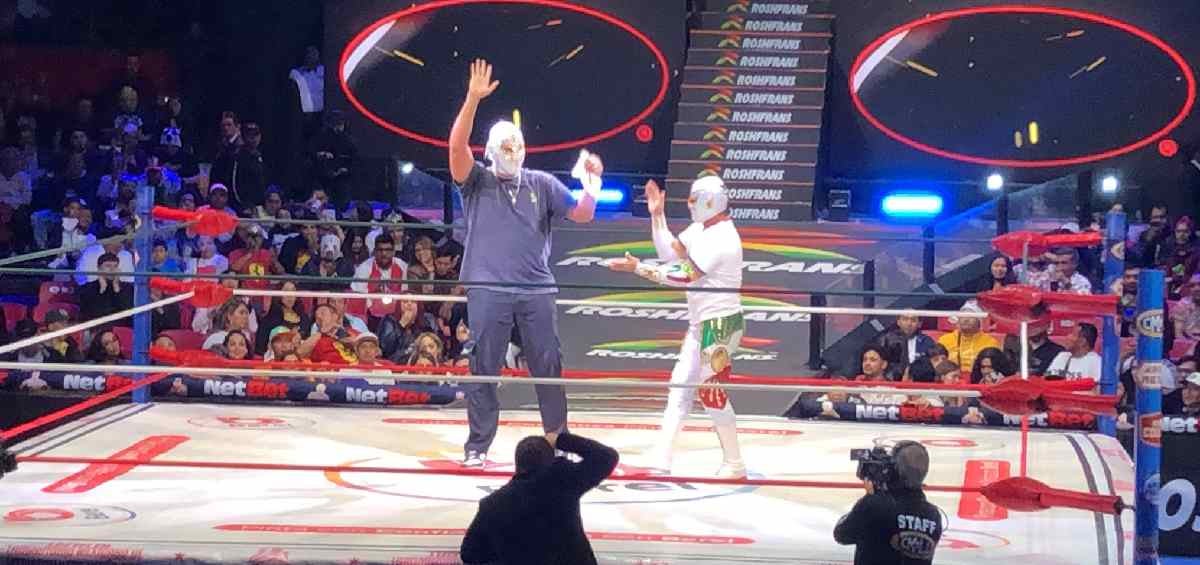 Carlos Sansores en el CMLL