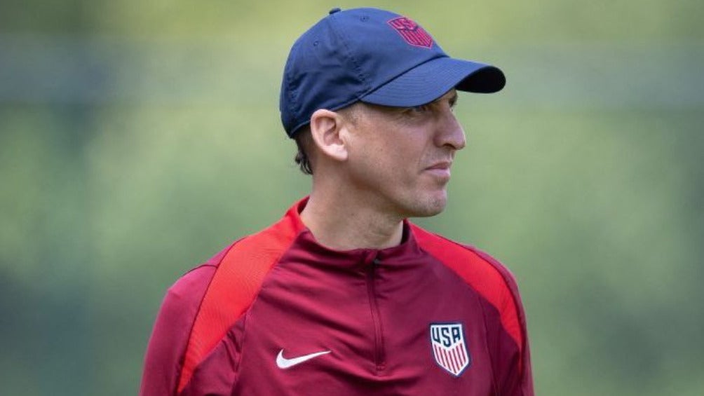 Mikey Varas, entrenador interino de USA