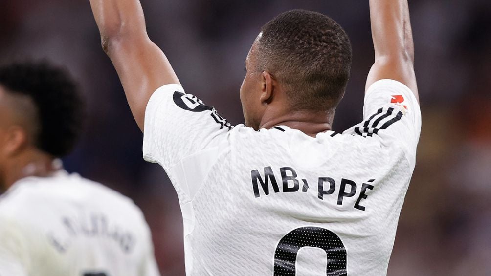 El francés celebra su primer gol con el Madrid en el Bernabéu