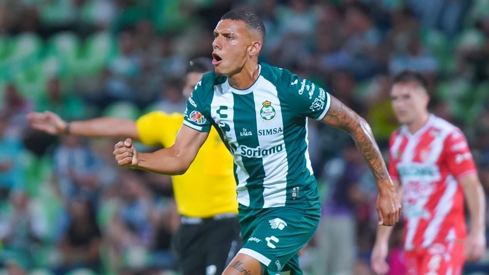 Santos consigue su primera victoria del torneo ante Necaxa con épica remontada