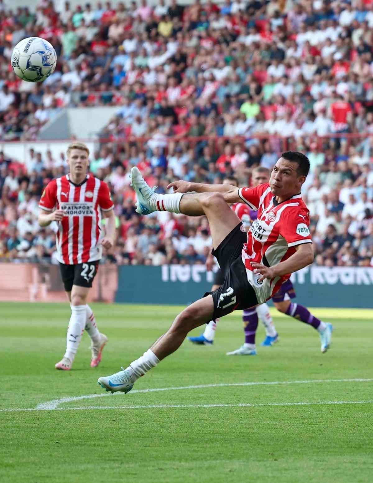 Hirving en partido de PSV 