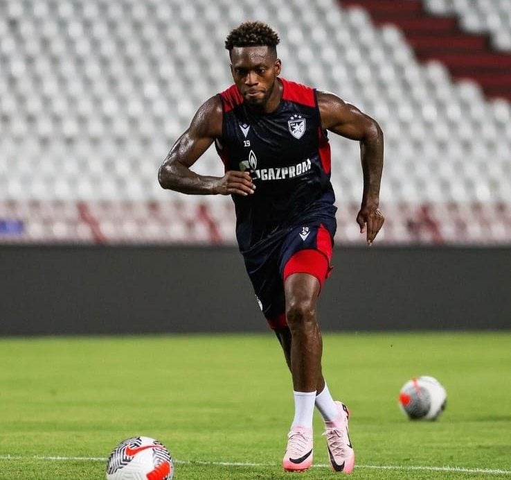 Puma Rodríguez en un entrenamiento del Estrella Roja