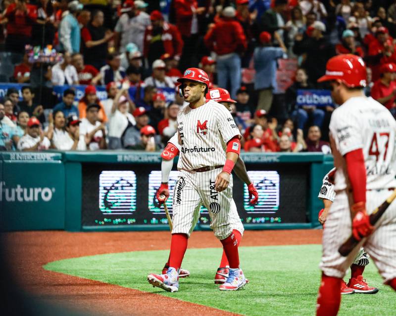 Canó se une a la fiesta de jonrones en la Serie del Rey