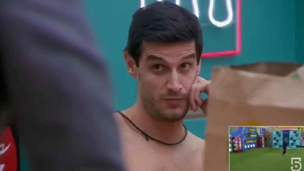 Adrián Marcelo abandonó el reality show después de varias polémicas. 