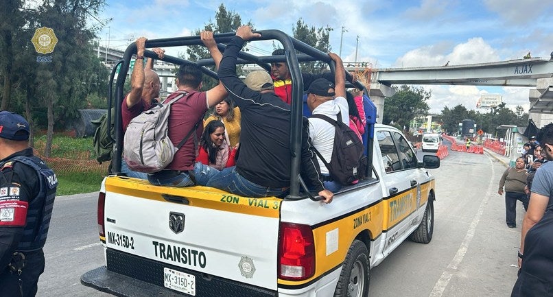 Las patrullas hicieron el papel de transporte público.