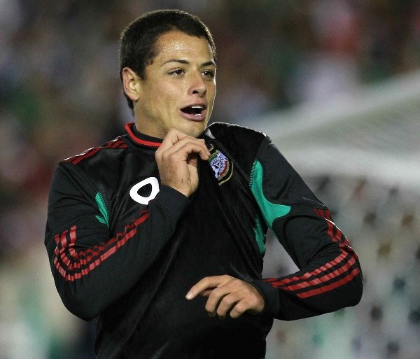 Chicharito celebra el gol que anotó contra Nueva Zelanda en 2010